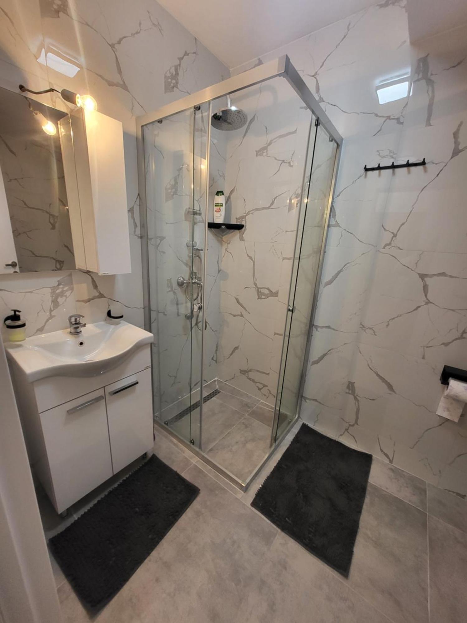 2B Apartment Petrovec Экстерьер фото